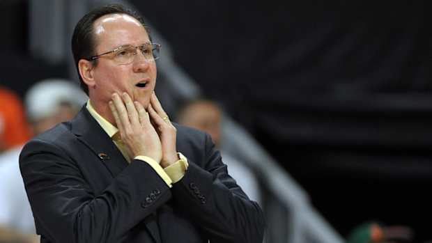 Wichita State head coach Gregg Marshall charges refs at exhibition - IMAGE